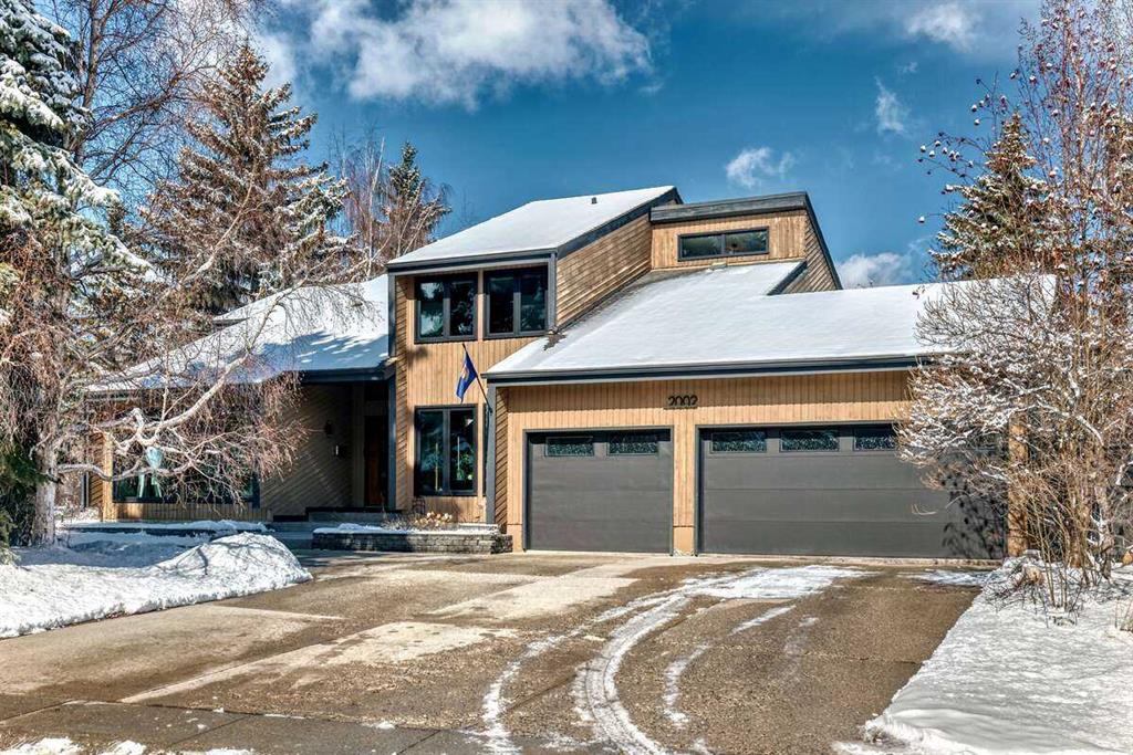 Picture of 2002 Pump Hill Way SW, Calgary Real Estate Listing