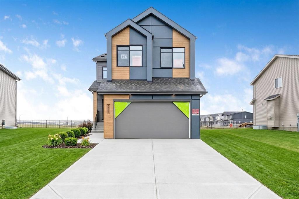 Picture of 367 Heartwood Gardens SE, Calgary Real Estate Listing