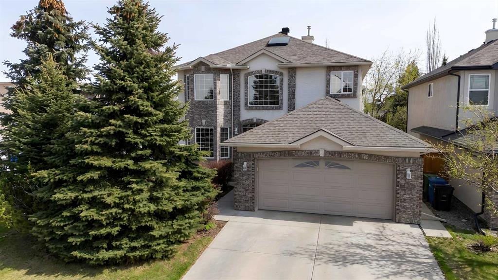 Picture of 137 Simcrest Heights SW, Calgary Real Estate Listing