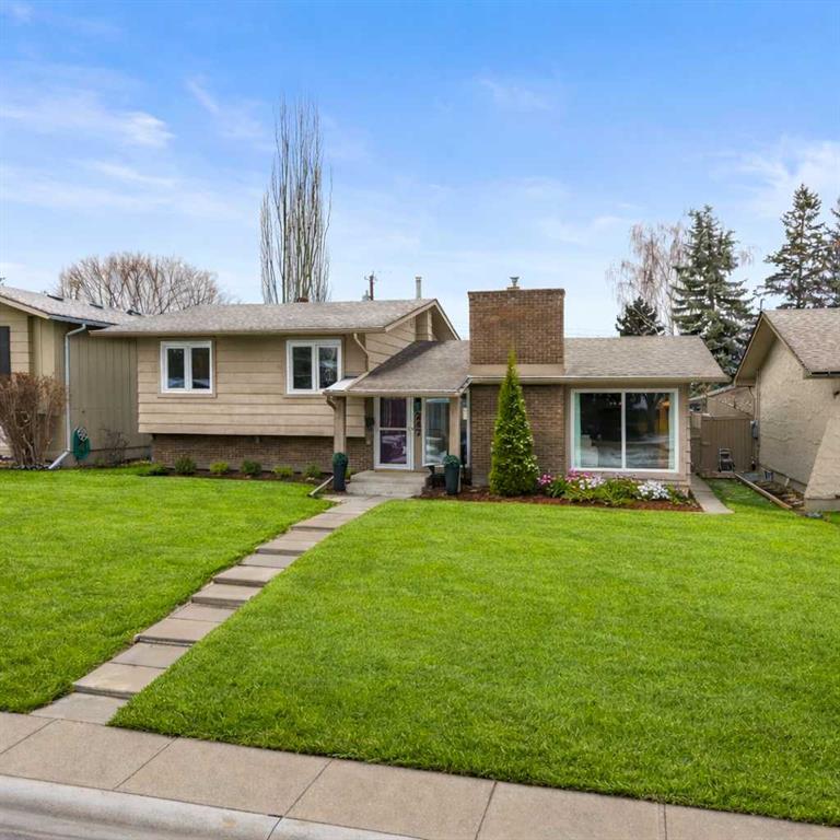 Picture of 247 Parkwood Close SE, Calgary Real Estate Listing