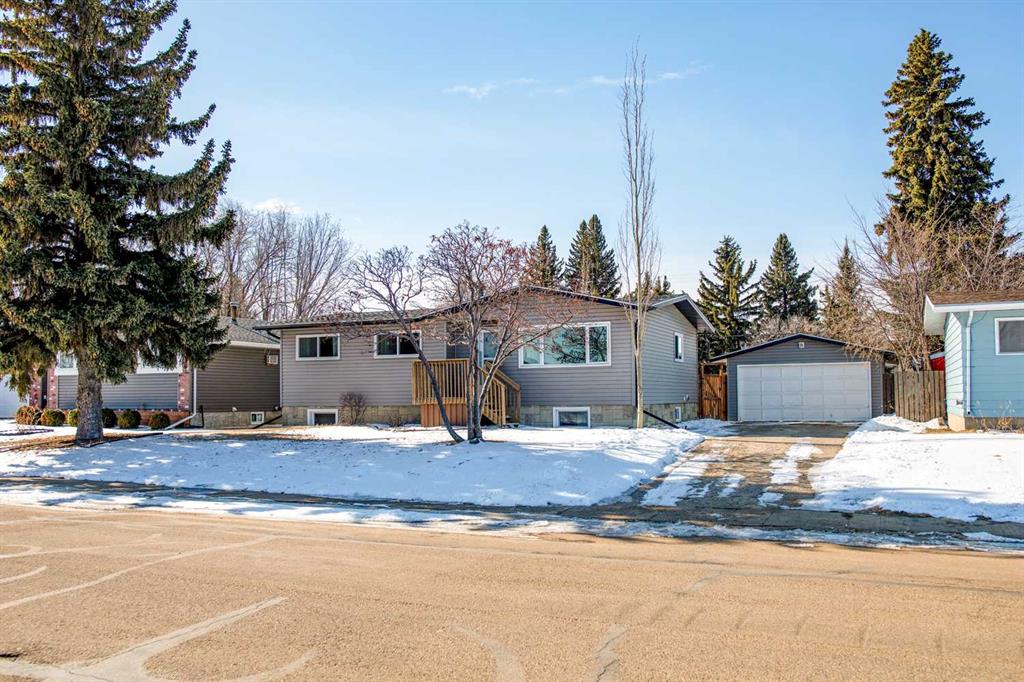 Picture of 805 10 Avenue , Wainwright Real Estate Listing