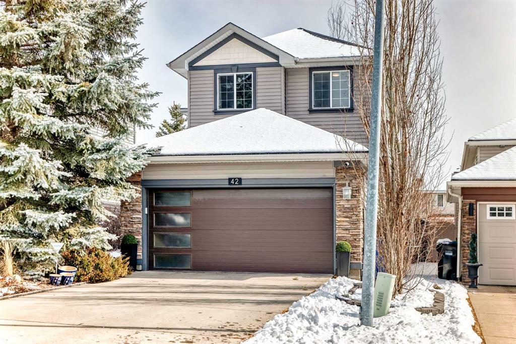 Picture of 42 Somerset Circle SW, Calgary Real Estate Listing