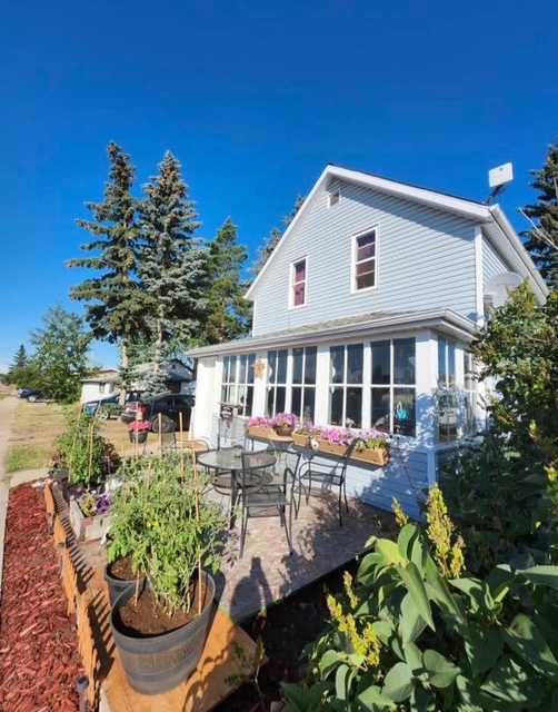 Picture of 5016 51 Street , Hardisty Real Estate Listing