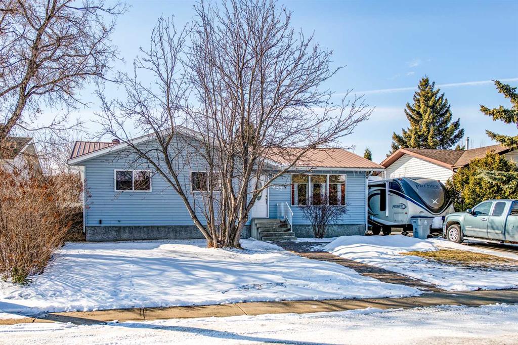 Picture of 1657 6 Avenue , Wainwright Real Estate Listing