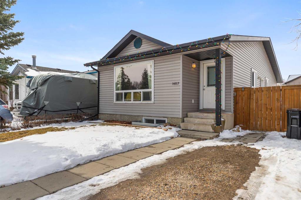 Picture of 1607 Summerfield Boulevard , Airdrie Real Estate Listing