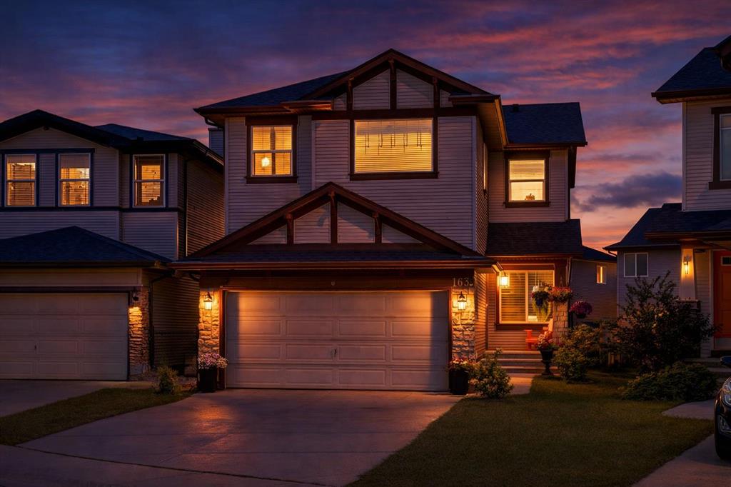 Picture of 163 Cougarstone Court SW, Calgary Real Estate Listing