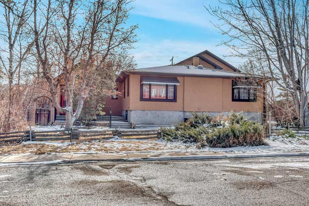 Picture of 229 5 Avenue , Strathmore Real Estate Listing