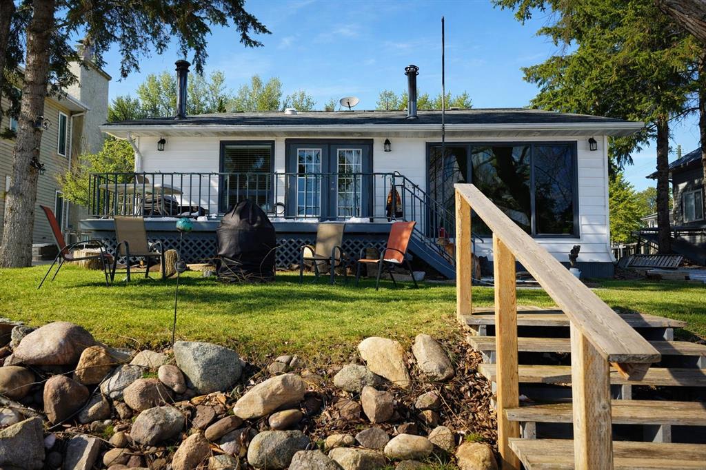 Picture of 707 7 Street , Ross Haven Real Estate Listing