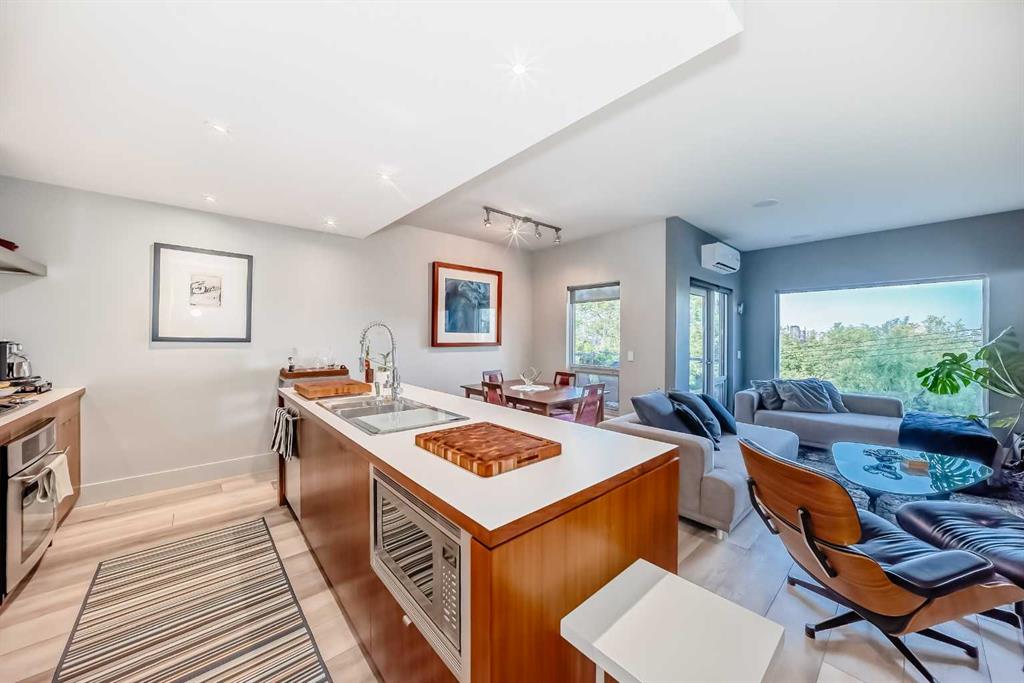 Picture of 201, 2124 17 Street SW, Calgary Real Estate Listing