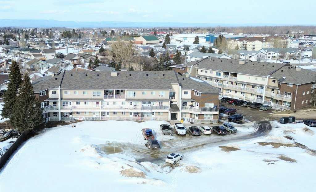 Picture of 210, 205 12 Avenue SW, Slave Lake Real Estate Listing