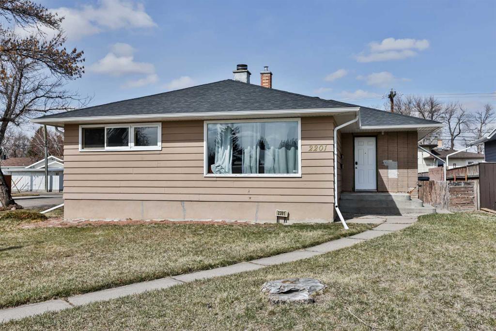 Picture of 2201 13 Avenue S, Lethbridge Real Estate Listing