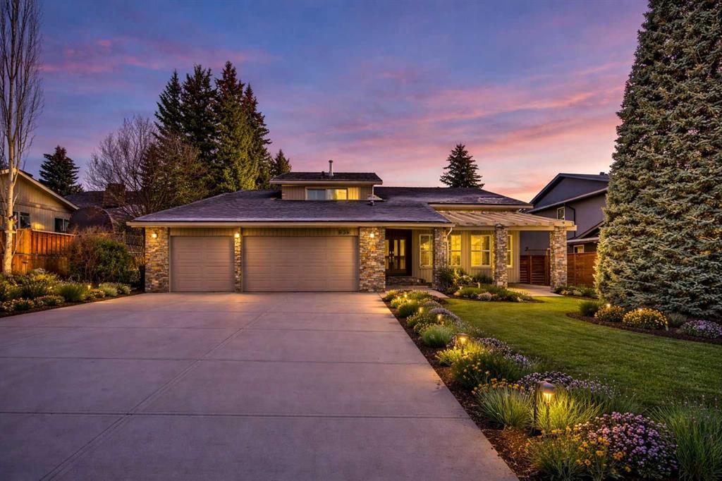 Picture of 636 Varsity Estates Crescent NW, Calgary Real Estate Listing