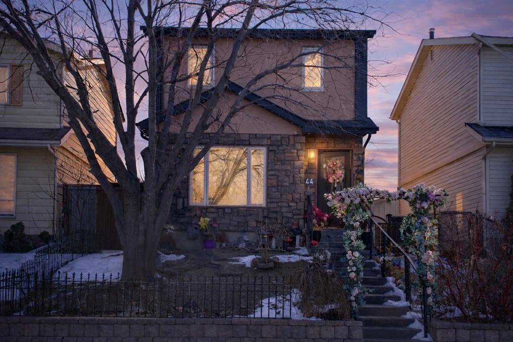 Picture of 44 Applecroft Road SE, Calgary Real Estate Listing