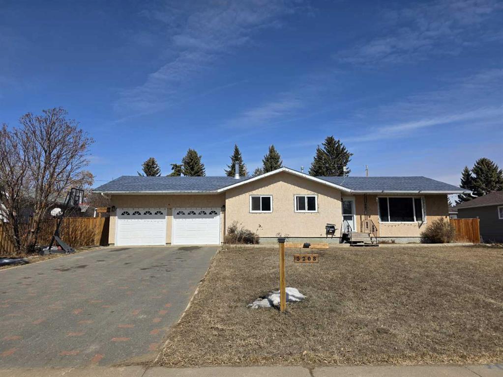 Picture of 5208 54 Avenue , Edgerton Real Estate Listing
