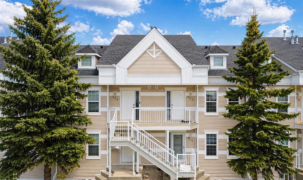 Picture of 323, 103 STRATHAVEN Drive E, Strathmore Real Estate Listing