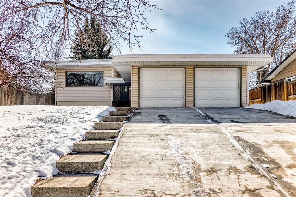 Picture of 19 Meadowview Road SW, Calgary Real Estate Listing