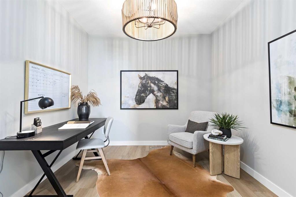 Picture of 15 Creekstone Green SW, Calgary Real Estate Listing