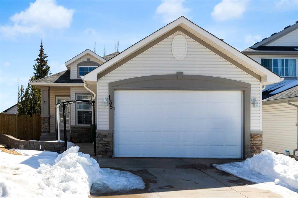 Picture of 135 Citadel Estates Place NW, Calgary Real Estate Listing