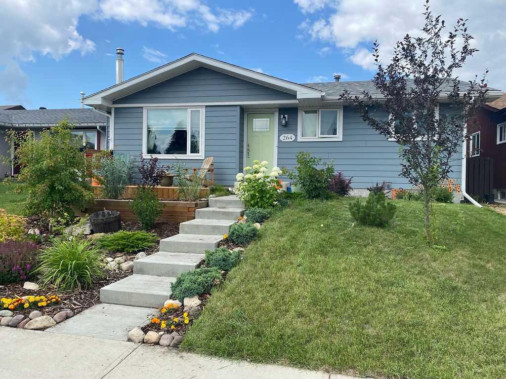 Picture of 264 Midridge Crescent SE, Calgary Real Estate Listing