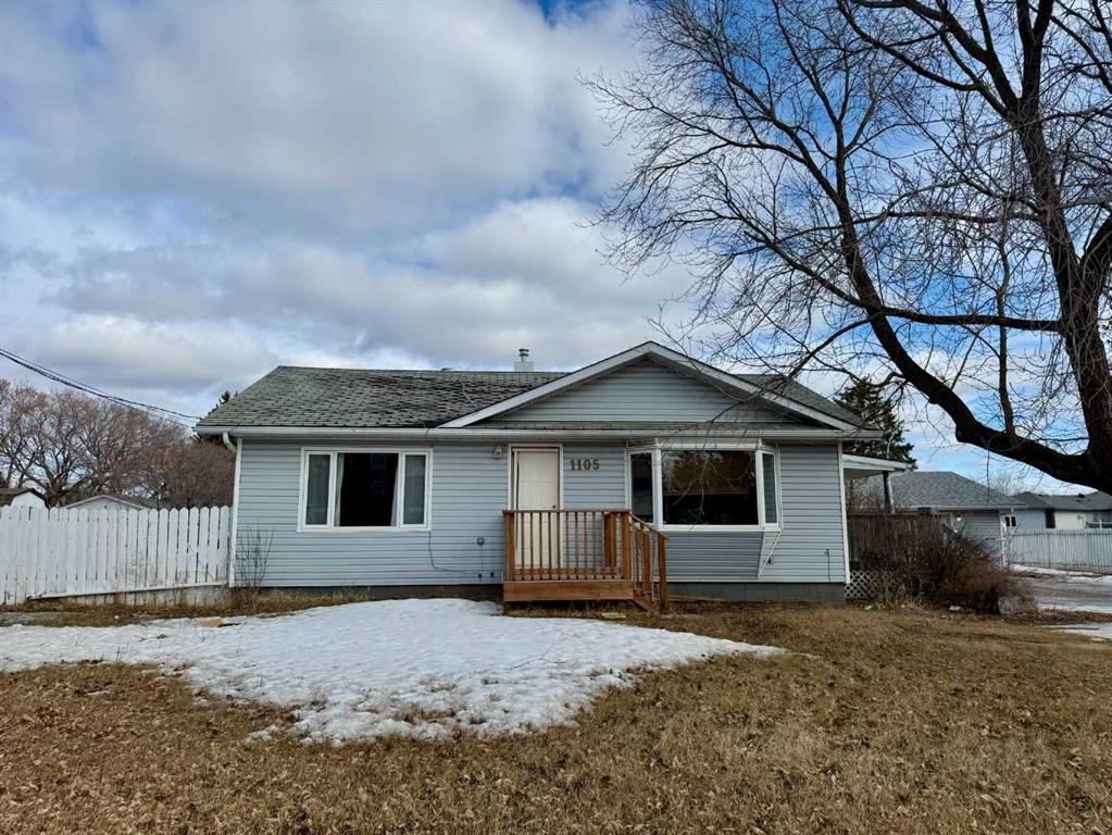 Picture of 1105 15 Street  , Wainwright Real Estate Listing