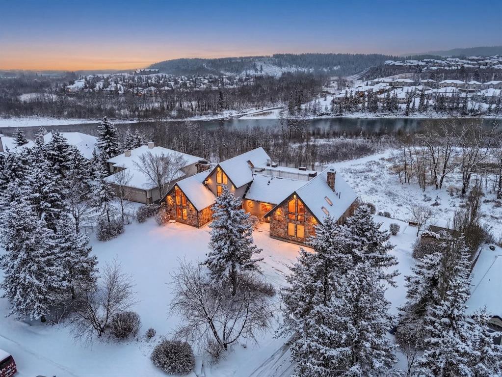 Picture of 102 West Terrace Crescent , Cochrane Real Estate Listing