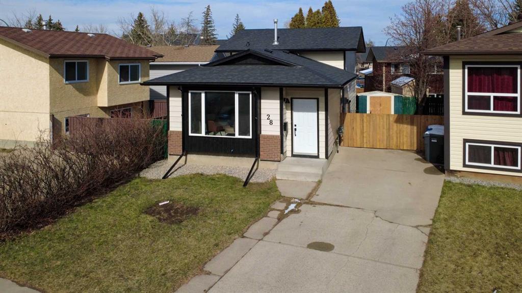 Picture of 28 Dakota Road W, Lethbridge Real Estate Listing