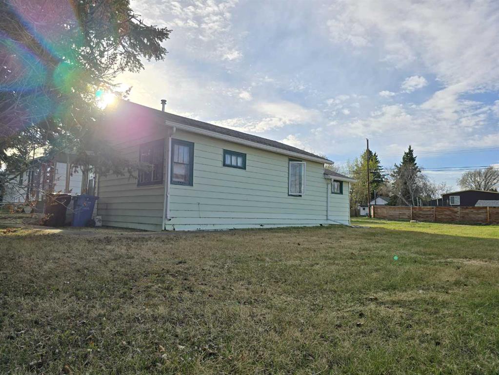 Picture of 4802 52 Avenue , Grimshaw Real Estate Listing