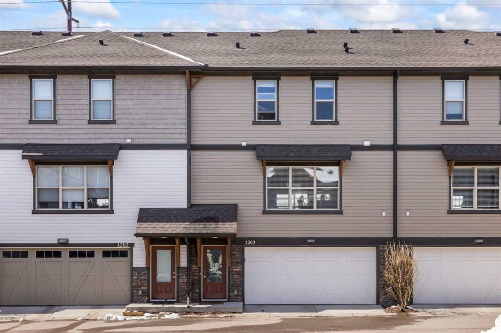 Picture of 1203, 32 Horseshoe Crescent , Cochrane Real Estate Listing