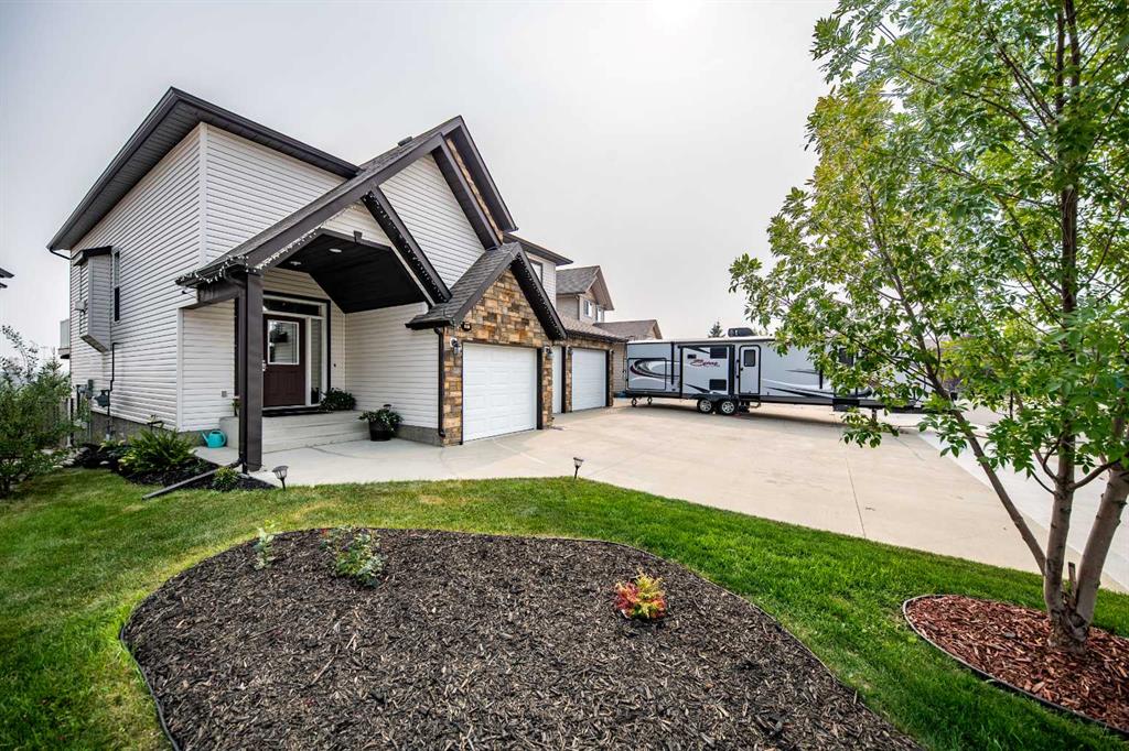 Picture of 41 Pinnacle Lake Drive , Grande Prairie Real Estate Listing