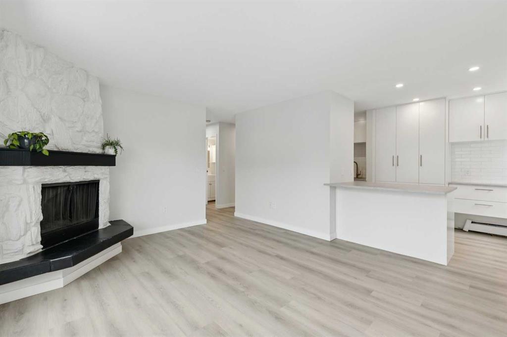 Picture of 31, 2414 14A Street , Calgary Real Estate Listing