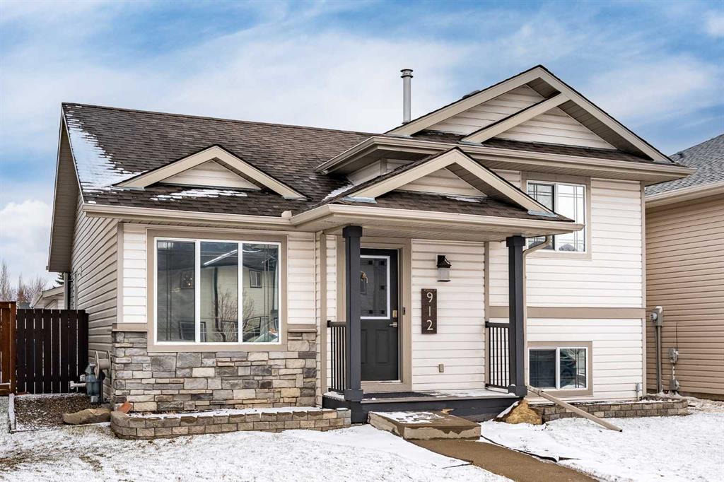 Picture of 912 Silver Creek Drive NW, Airdrie Real Estate Listing