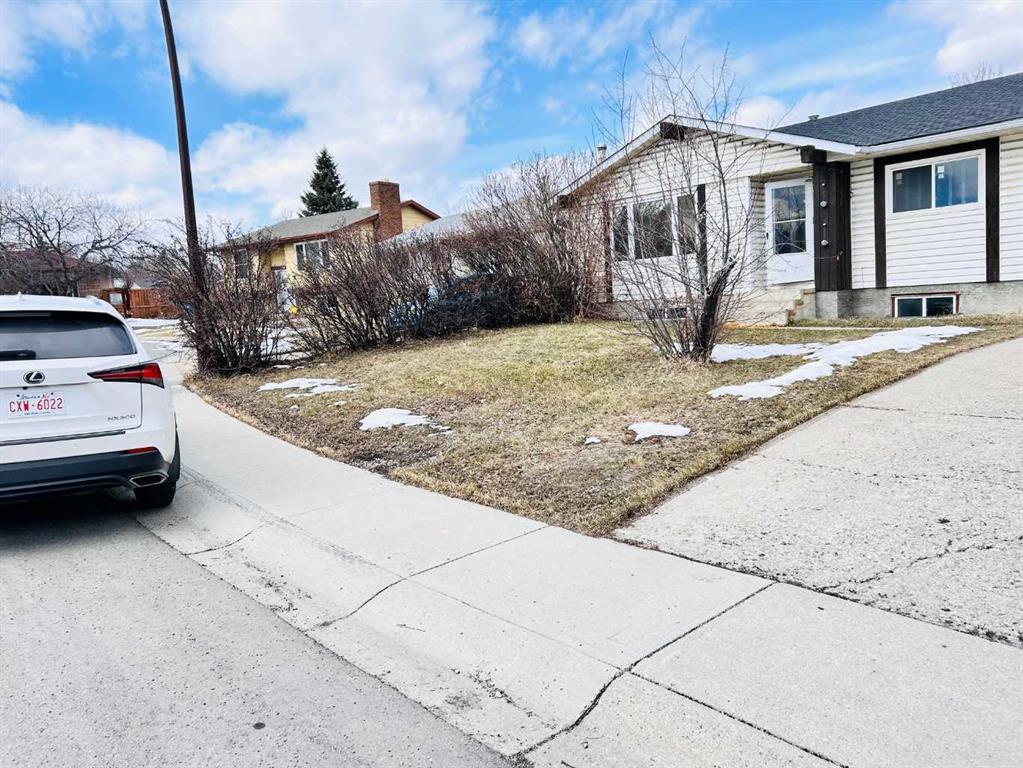 Picture of 223 Pineland Place NE, Calgary Real Estate Listing