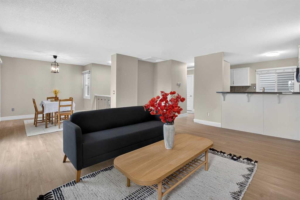 Picture of 217, 36 Glamis Green SW, Calgary Real Estate Listing
