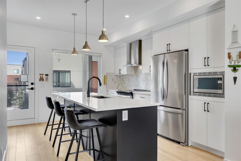 Picture of 171 Greenbriar Place NW, Calgary Real Estate Listing