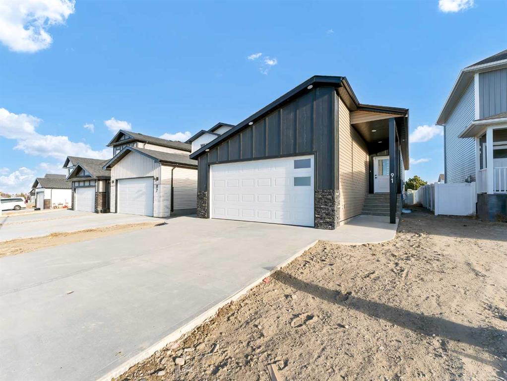 Picture of 91 Sierra Road SW, Medicine Hat Real Estate Listing