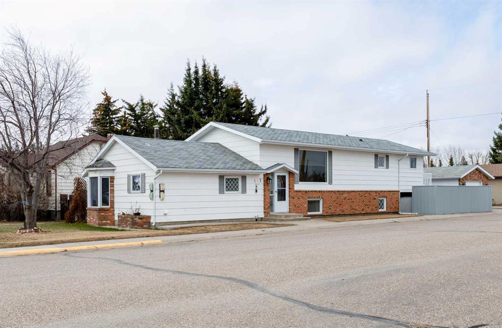 Picture of 437 Main Street , Milk River Real Estate Listing