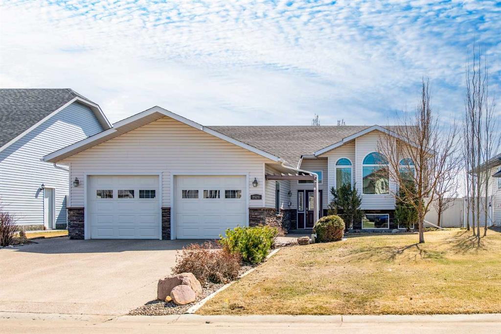 Picture of 2521 10 Avenue , Wainwright Real Estate Listing
