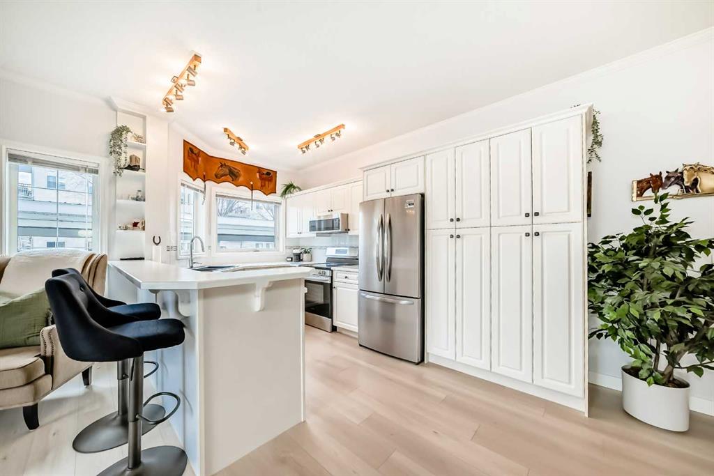 Picture of 101, 15 Lineham Avenue , Okotoks Real Estate Listing