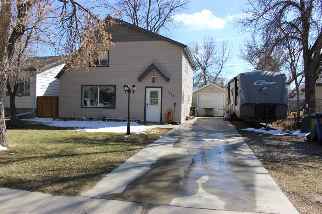 Picture of 1607 23 Avenue , Coaldale Real Estate Listing
