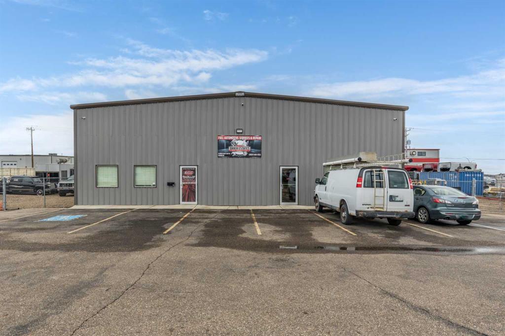 Picture of 81 Brier Estates Way NW, Medicine Hat Real Estate Listing