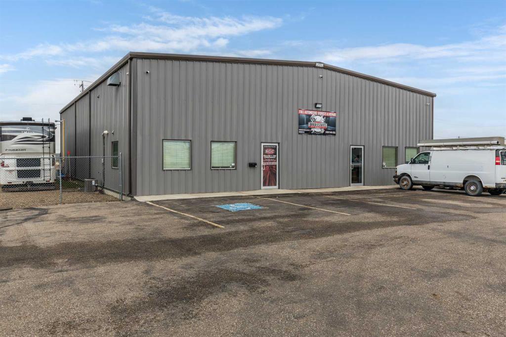 Picture of 81 Brier Estates Way NW, Medicine Hat Real Estate Listing