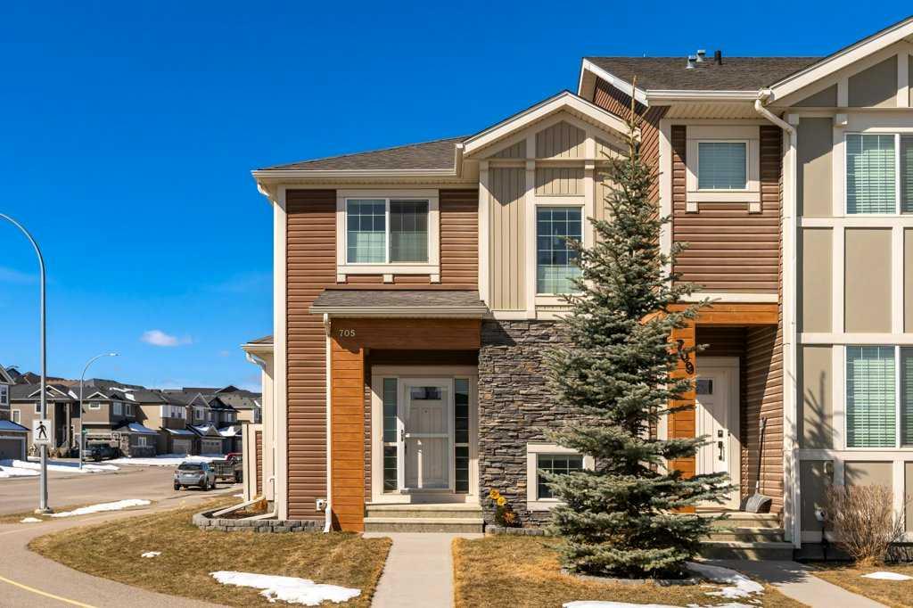 Picture of 705 Nolan Hill Boulevard NW, Calgary Real Estate Listing