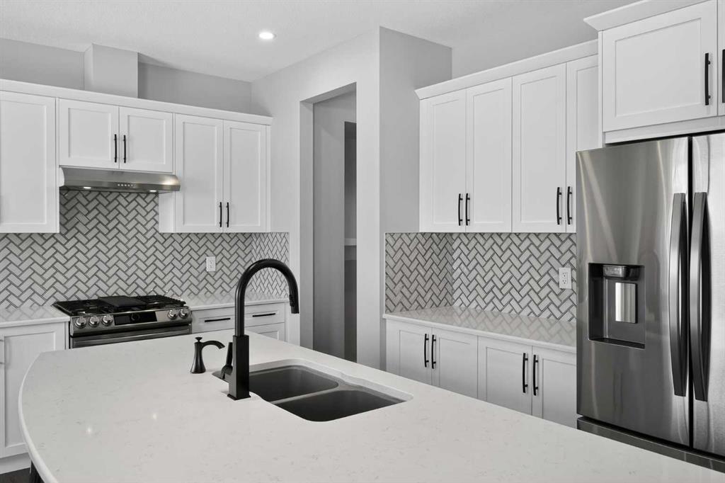 Picture of 154 Yorkstone Way SW, Calgary Real Estate Listing
