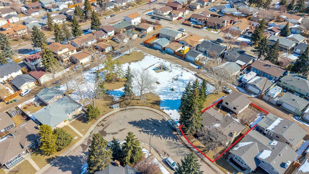 Picture of 221 Madeira Crescent NE, Calgary Real Estate Listing