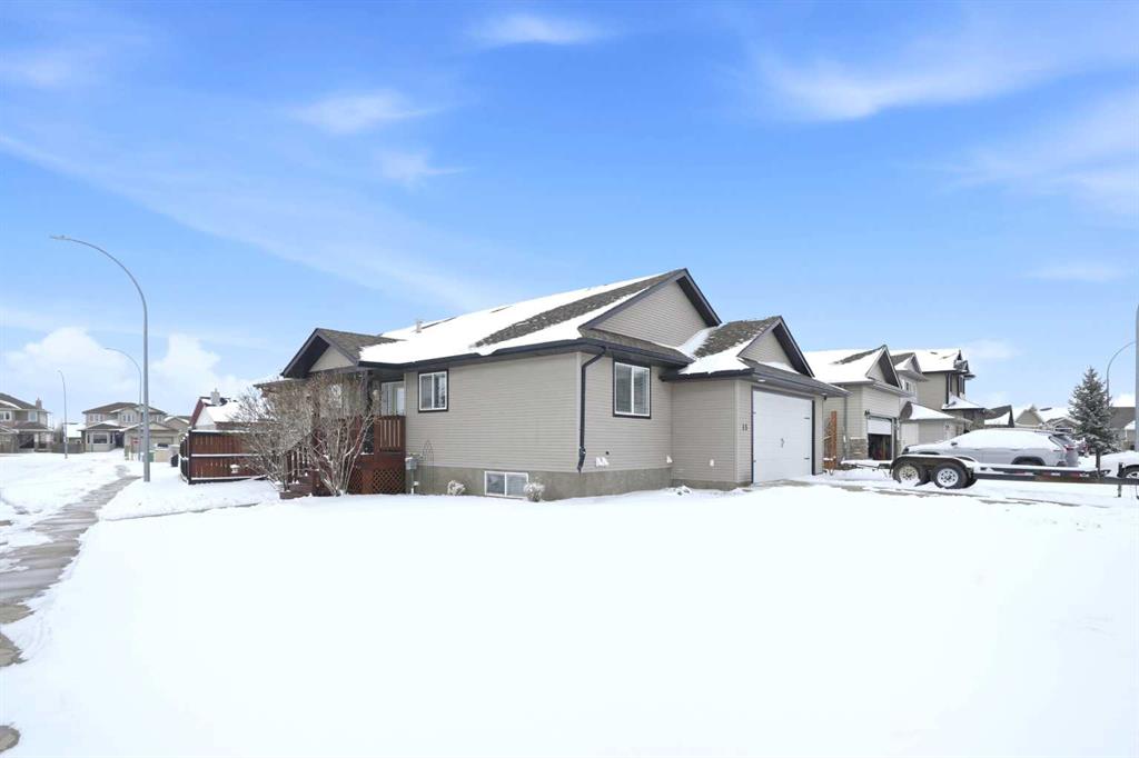 Picture of 15 Logan Court , Sylvan Lake Real Estate Listing