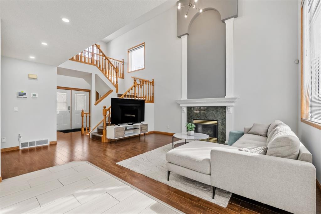 Picture of 236 Panorama Hills Place NW, Calgary Real Estate Listing