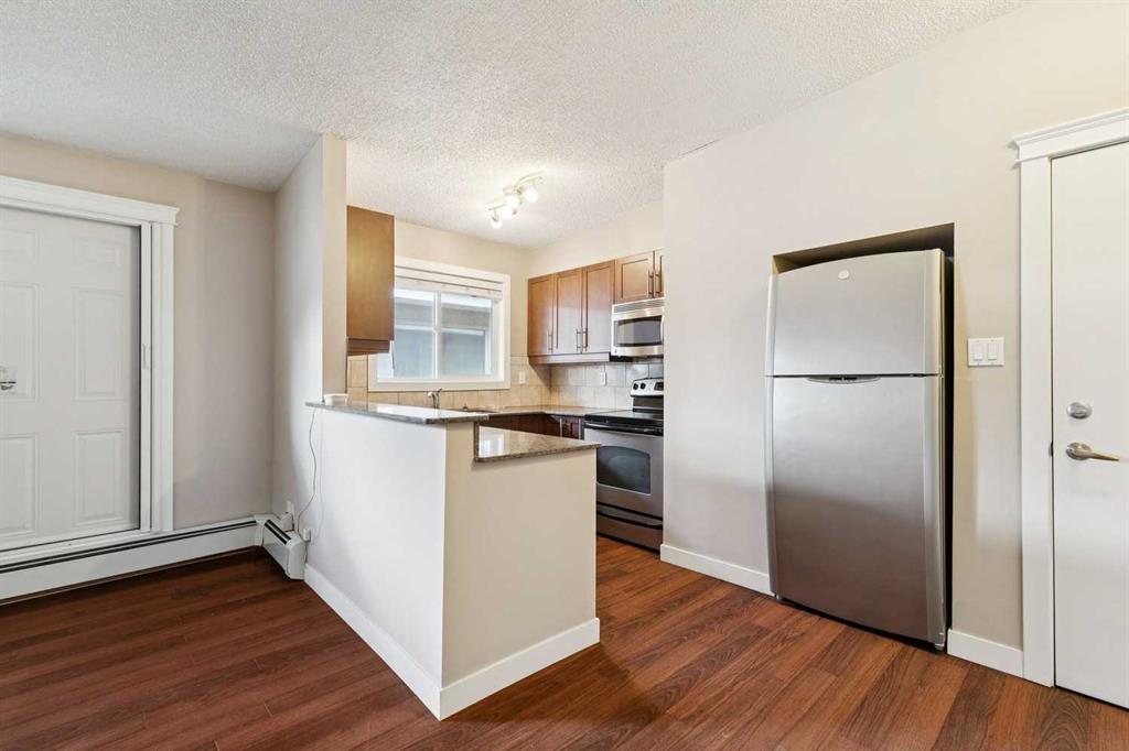 Picture of 4, 605 67 Avenue SW, Calgary Real Estate Listing
