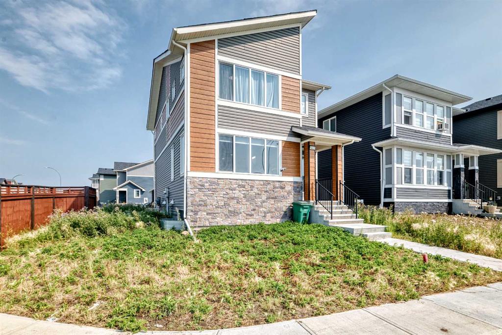 Picture of 1422 Midtown Link SW, Airdrie Real Estate Listing