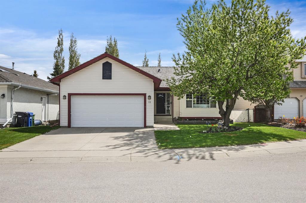 Picture of 11 Strathmore Lakes Crescent , Strathmore Real Estate Listing