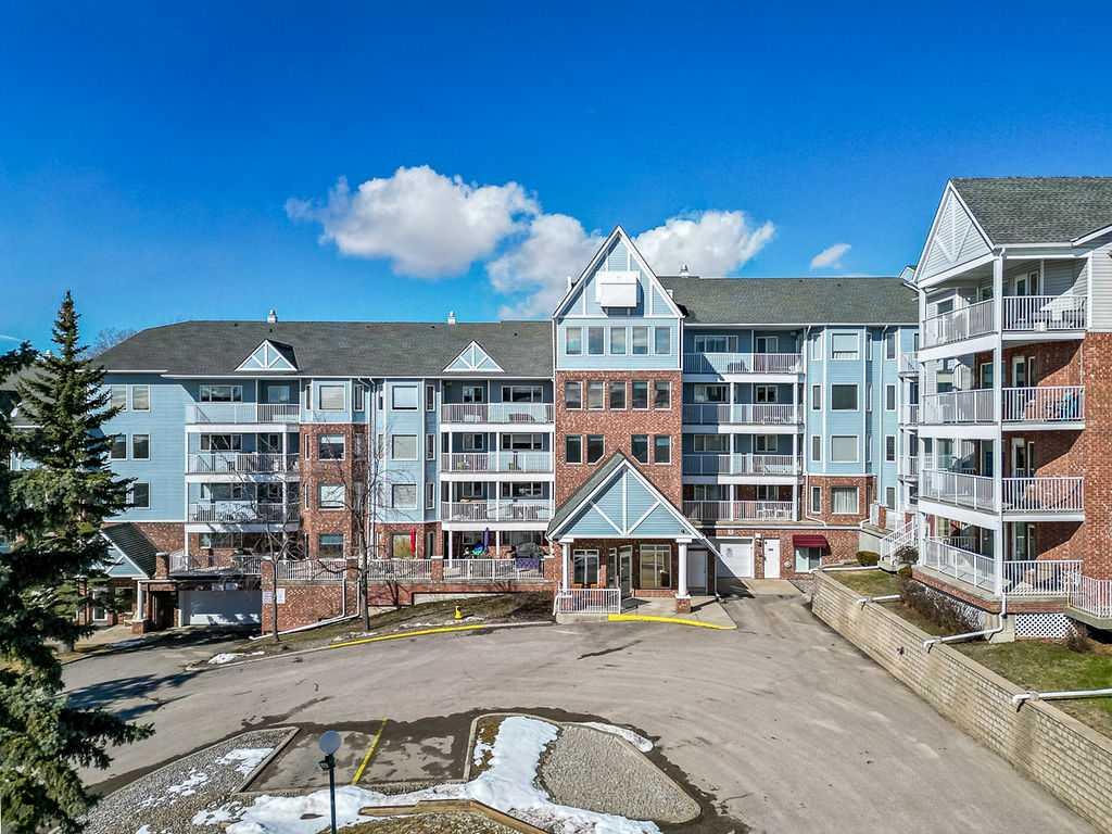 Picture of 3212 Hawksbrow Point NW, Calgary Real Estate Listing